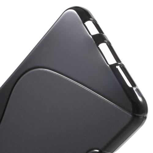Силиконовый чехол для Samsung Galaxy A3 2016 черный S-образный